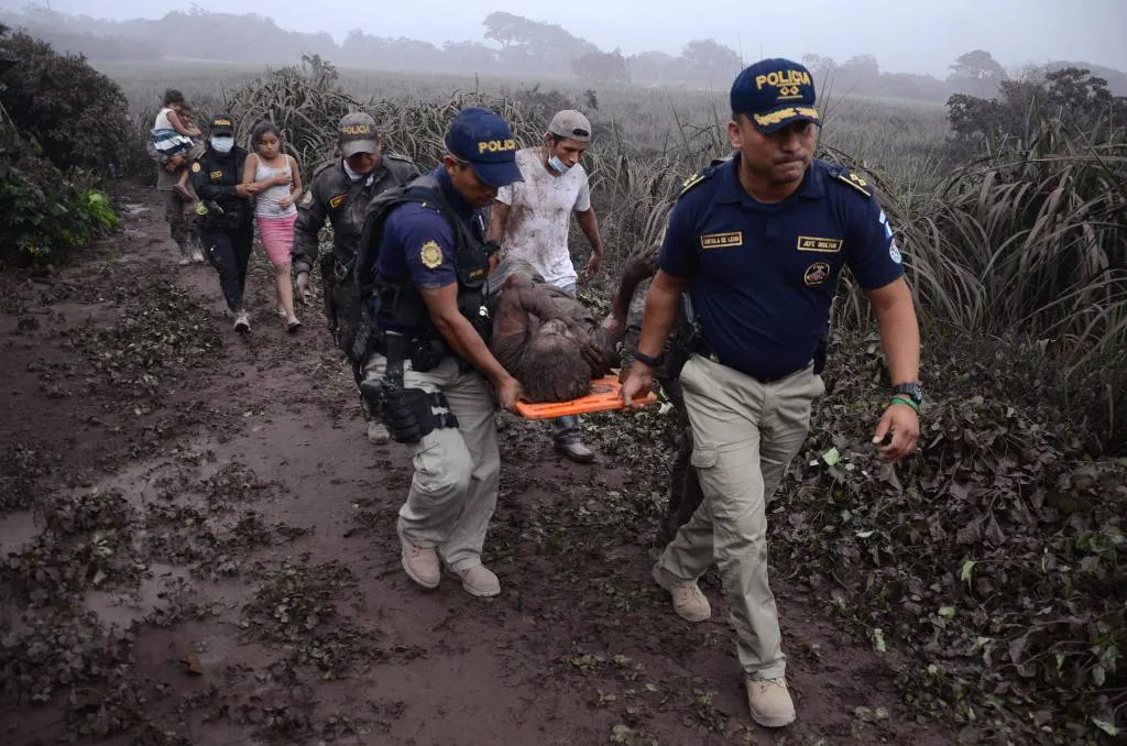 guatemala-volcano-fuego-ash-evacuation_24355787.jpg