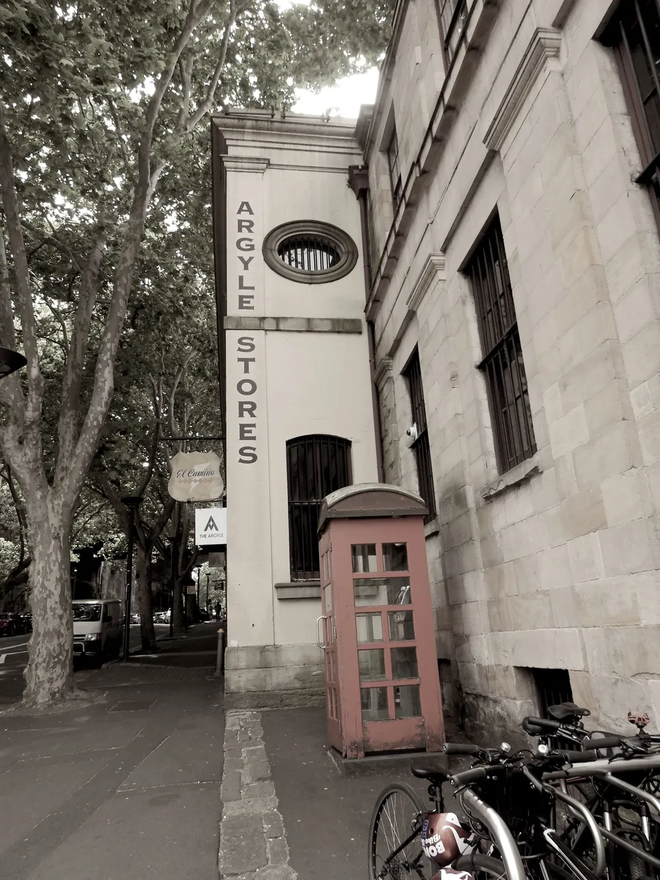 RED PHONE BOX.JPG