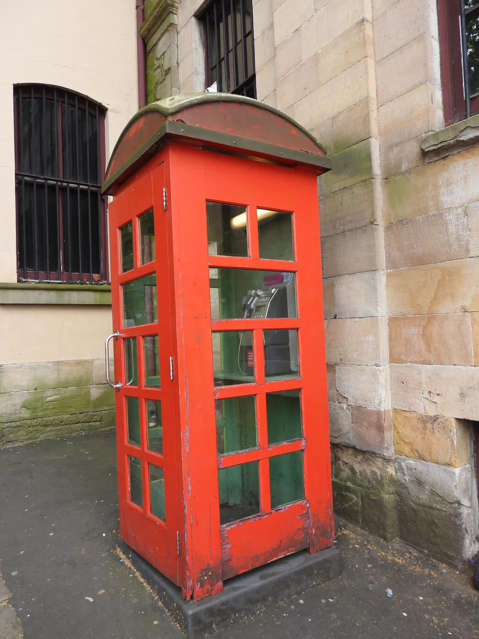 RED PHONE BOX 2.JPG