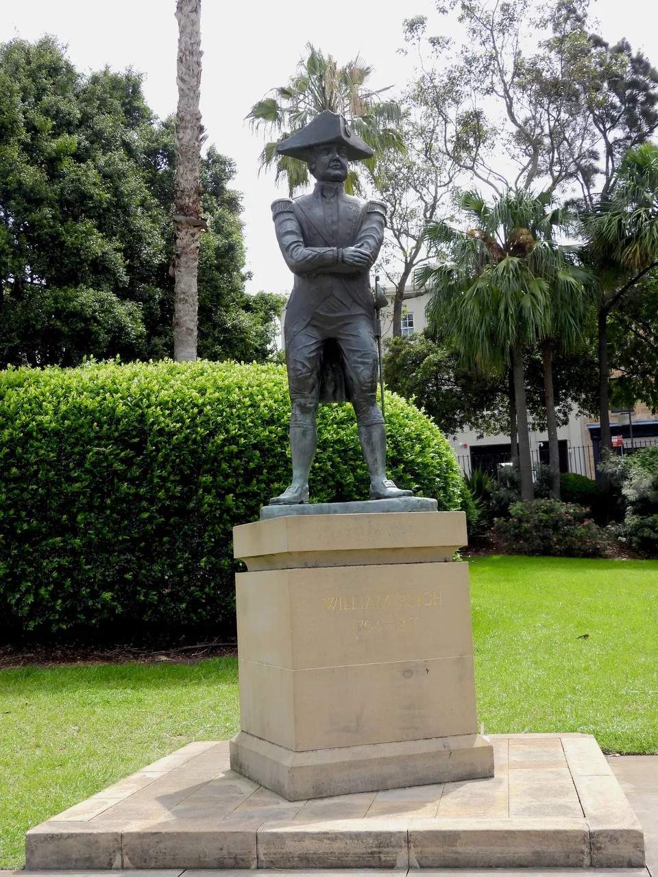 STATUE WILLIAM BLIGH.JPG