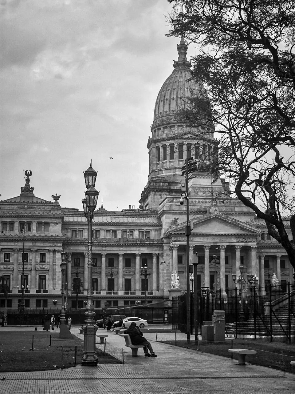 Congress Palace, Raúl Alfonsín Building and Passersby - Monomad Challenge [16 Pics].