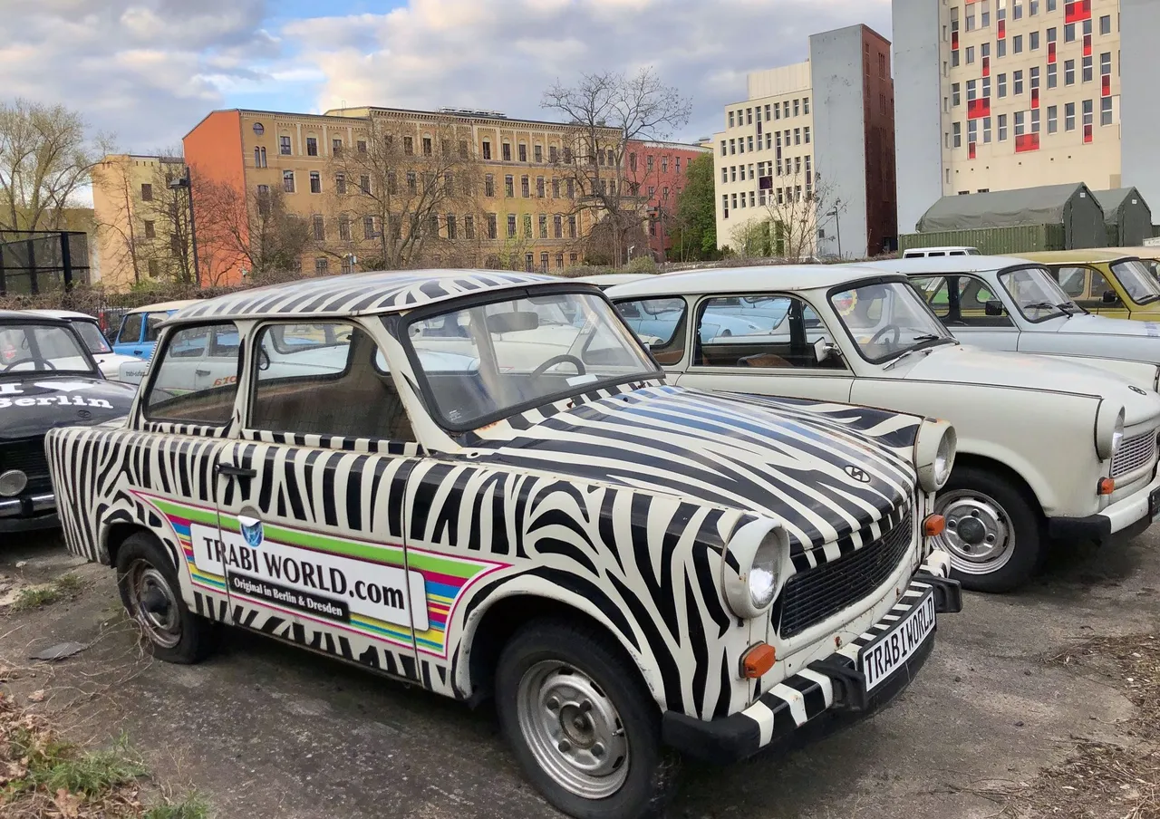 Zebra Trabi.jpg