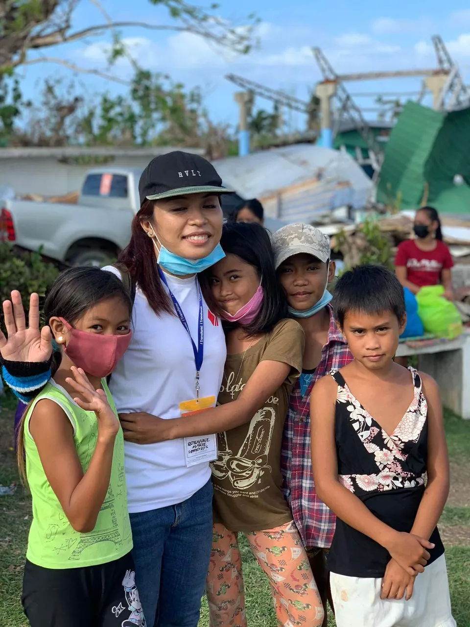 These clingy little kids. Courtesy of Youth Lead Philippines.