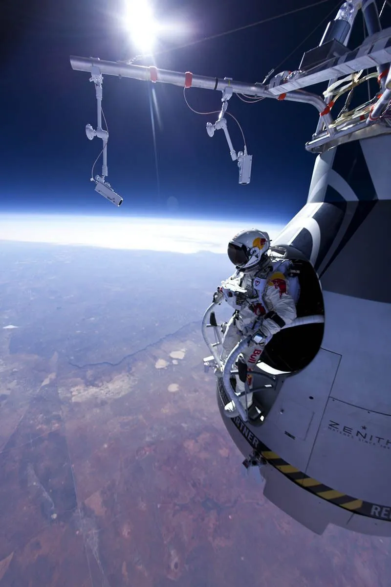 felix-baumgartner-jumps-71580-ft-red-bull-stratos-1.jpg