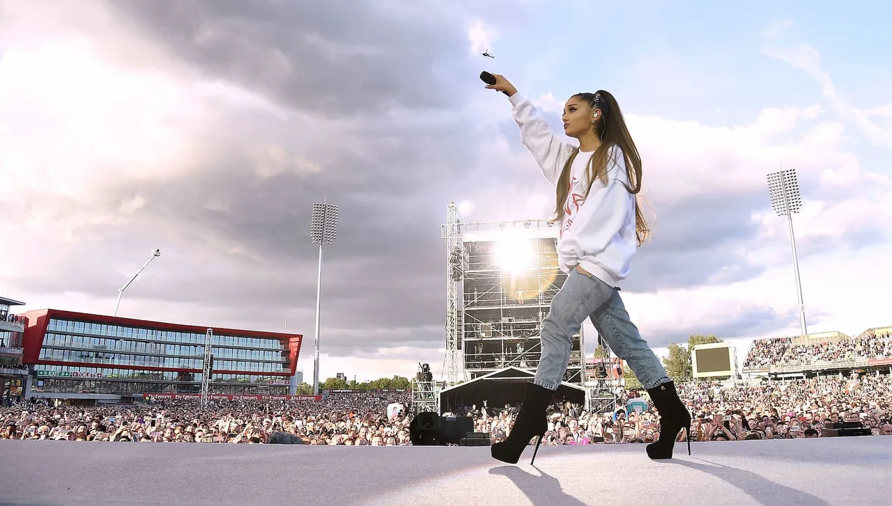 ariana-grande-one-love-manchester-over-the-rainbow.jpeg