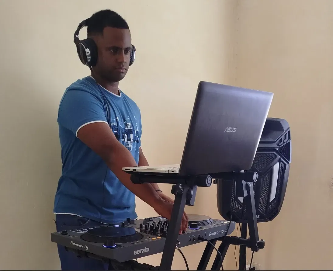 iYJaAaHrjNL9iYxp_01.webp