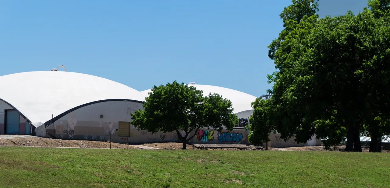 rosebowlgrafiti4.jpg
