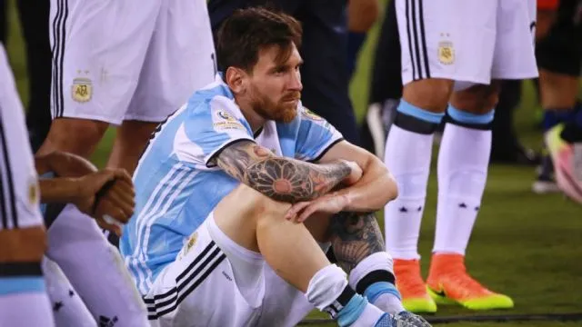 messi-upset.jpg
