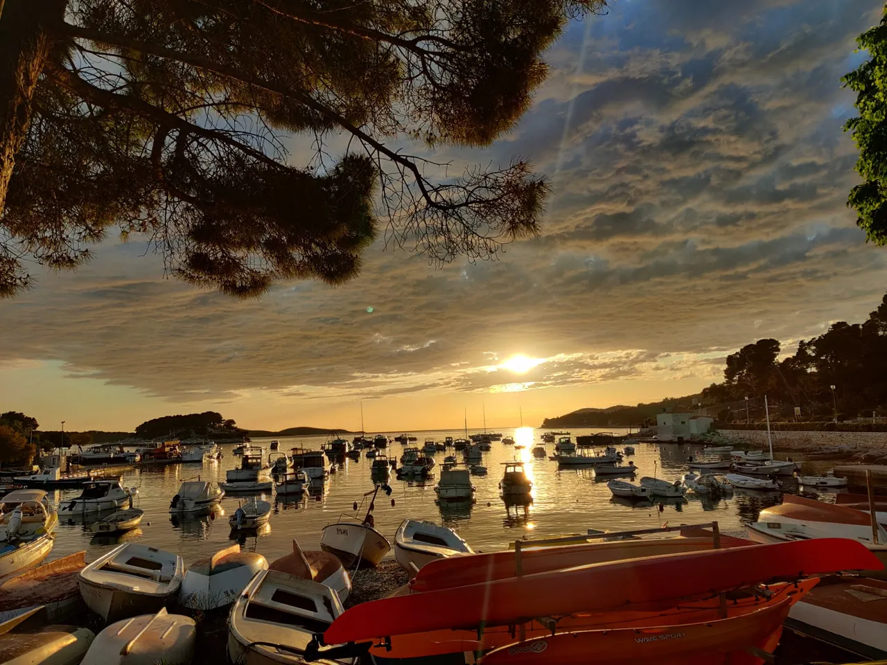 Boats boats boats and sundset on Hvar