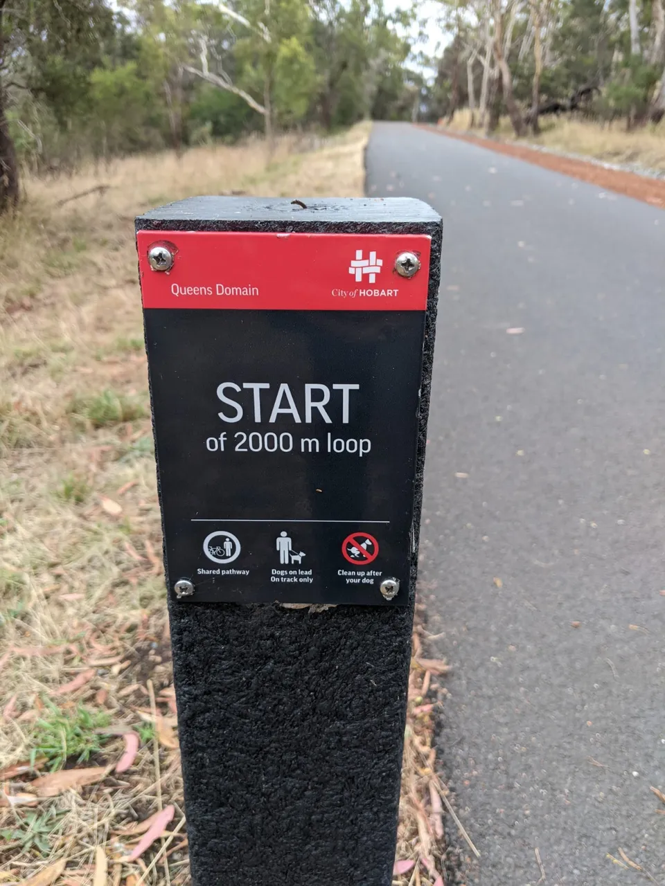 We’re currently holidaying in Tasmania. We’ve got a few days in Hobart and since it’s a Sunday, Brad (@new.things) my partner needed to do a long run. We don’t know the city that well so we took the advice of a fellow parkrun tourist and went to visit **Queens Domain** parkrun. I can confirm that it’s **gorgeous**.