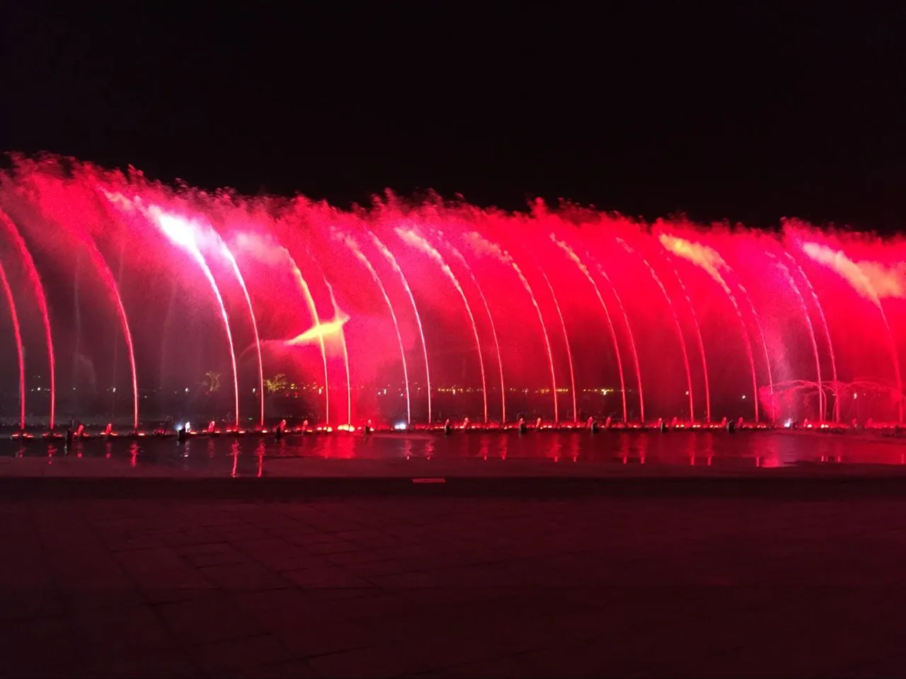 红4.jpg