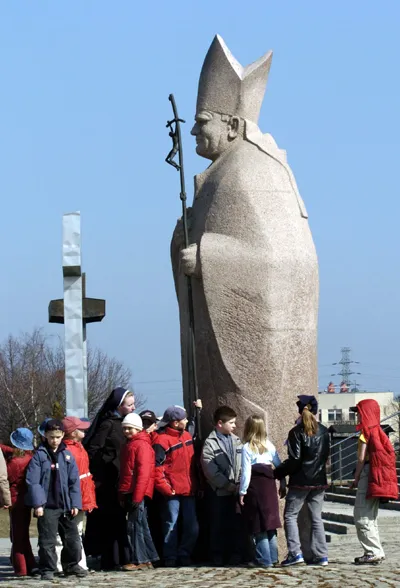 giant_pope.jpg