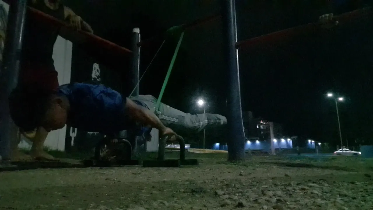 A2IkvIhKif1G6B9f_VideoCapture_20250512-203700.webp