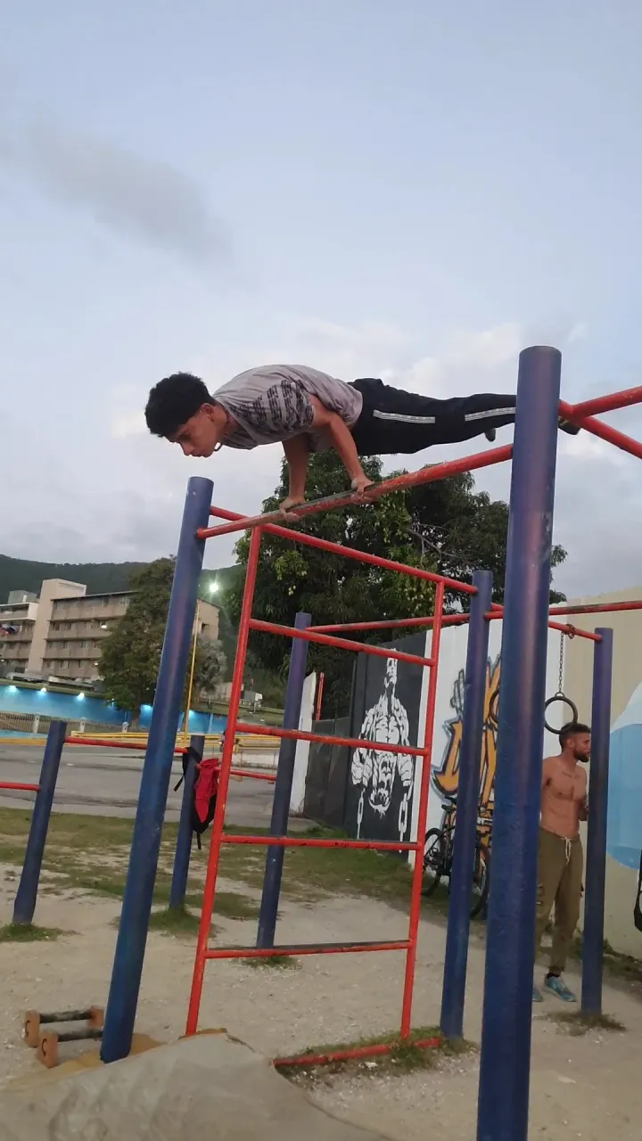 q1JdP9uHxBlvFDtI_VideoCapture_20250715-230738.webp