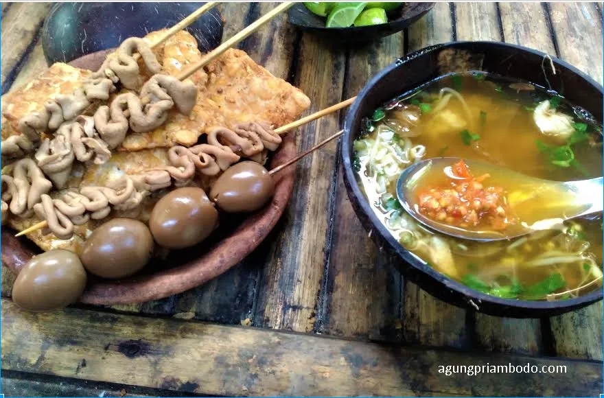 Kuliner jogja-soto bathok mbah karto-agung priambodo