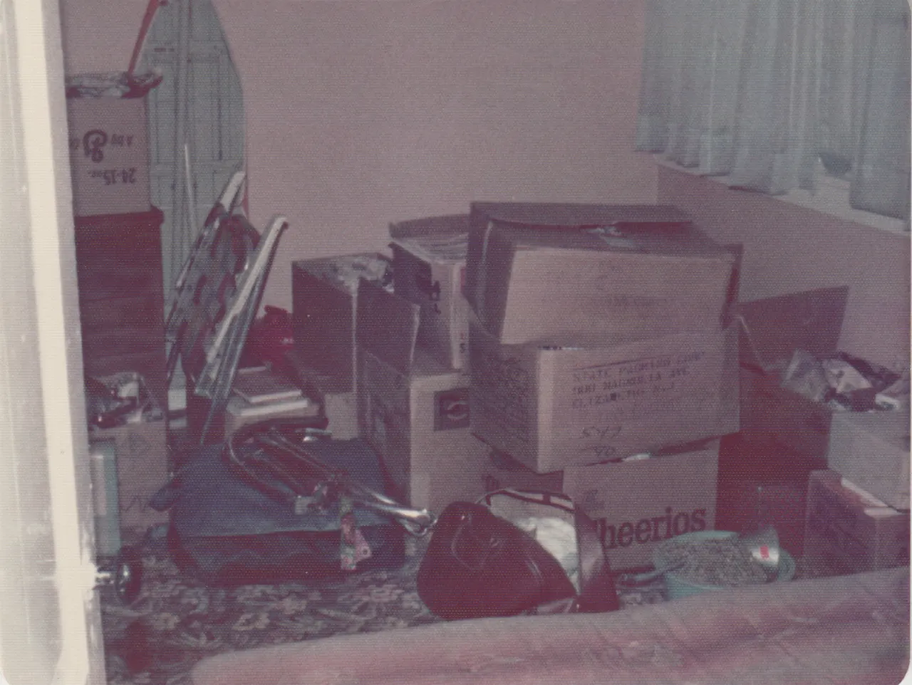 1974-09-02 - Monday - Boxes, moving perhaps, 1pic.png