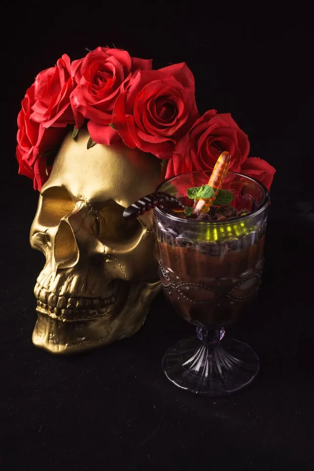 food-photographer-DahLJ2_o4TI-unsplash Würmer Cocktail.jpg