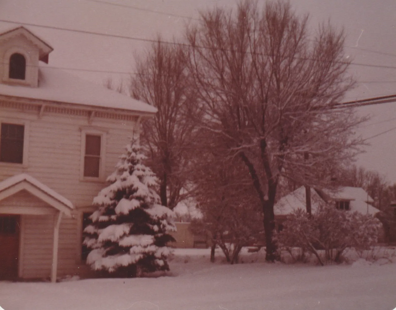 1975-01-05 - Sunday - 7 inches of snow, 3pics-2.png
