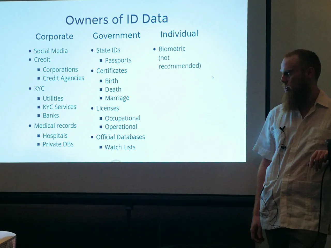 Guld-Meetup-Panama-Cryptocurrency-Blocktree-Anabell-Hilarski03.png
