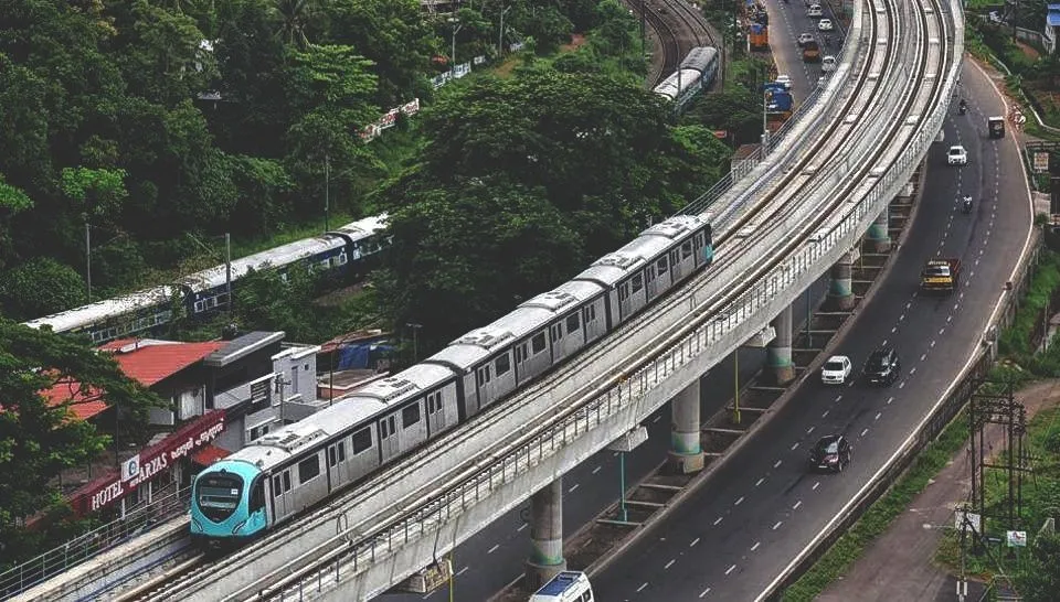 kochi-metro-trial-run_2df9e2ea-5306-11e7-869c-505e32be9126-01.jpeg