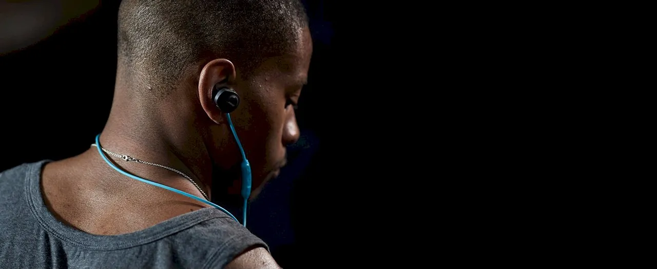 bose-soundsport-intro-image-v2.jgp._CB278963895__SR1464,599_.png