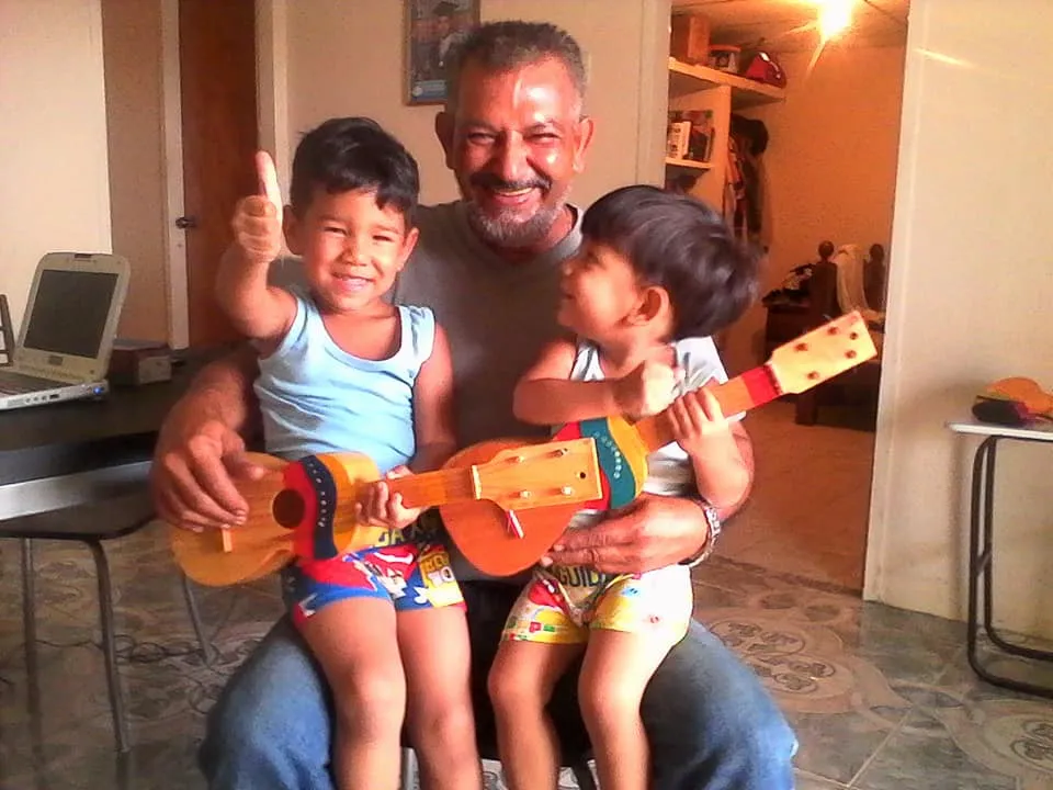 mis hombrecitos.jpg