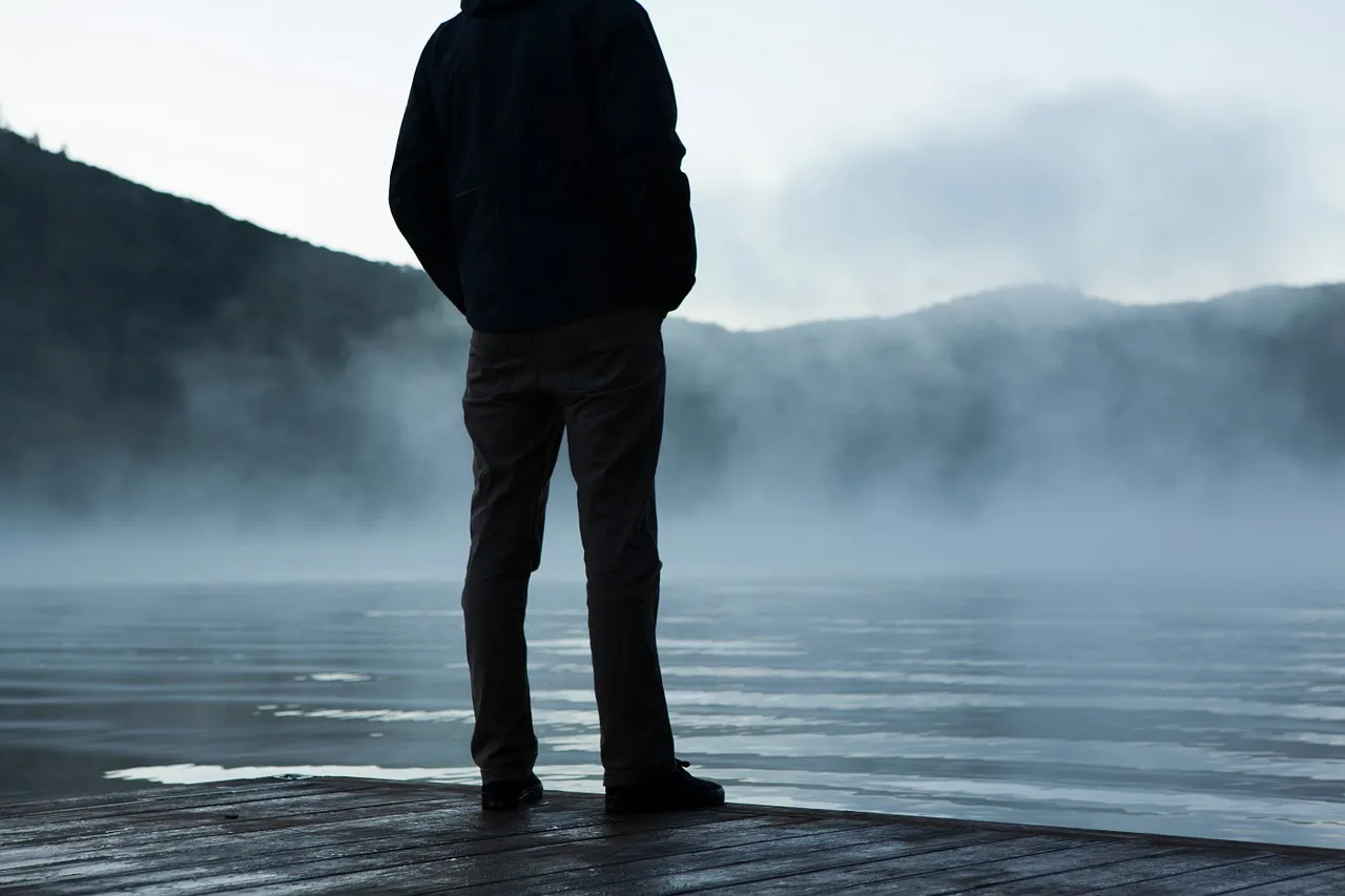 alone-480474_1280.jpg