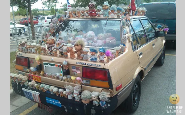 Walmart_troll_car.jpg