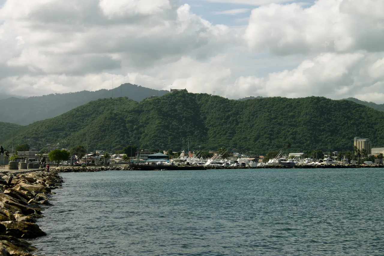 Playa La Rosa.jpg