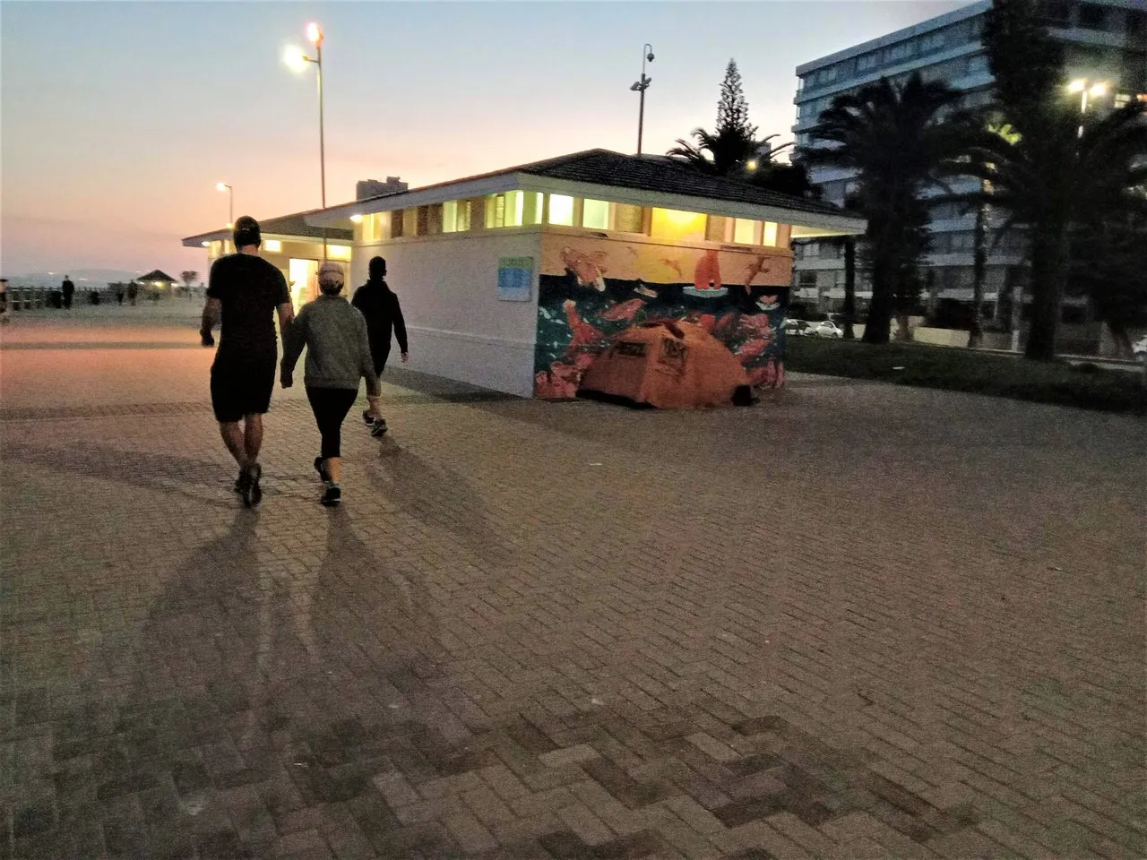 sea_point_promenade_2.jpg