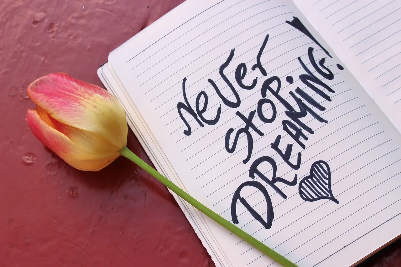 dreams-g82429ca5d_1920.jpg
