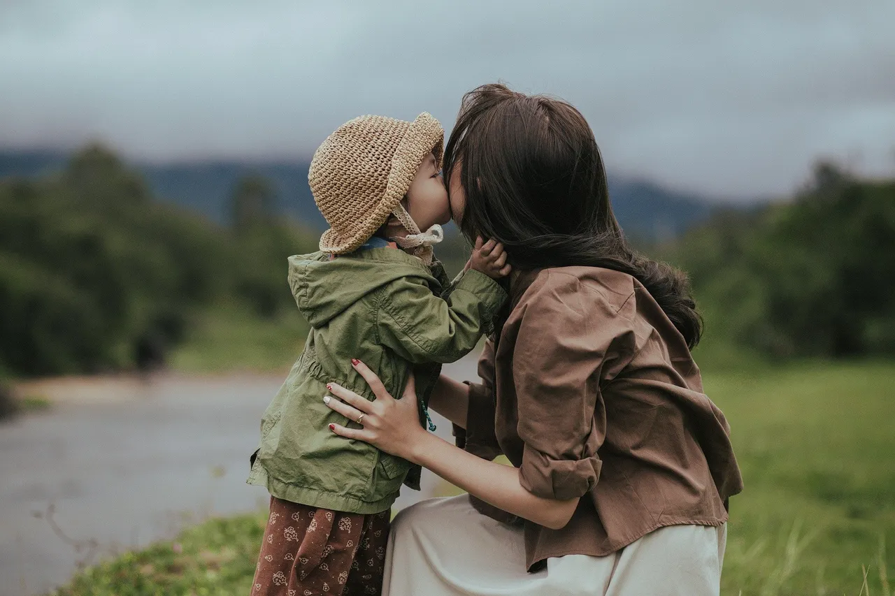 mother-gc5ad068a0_1920.jpg