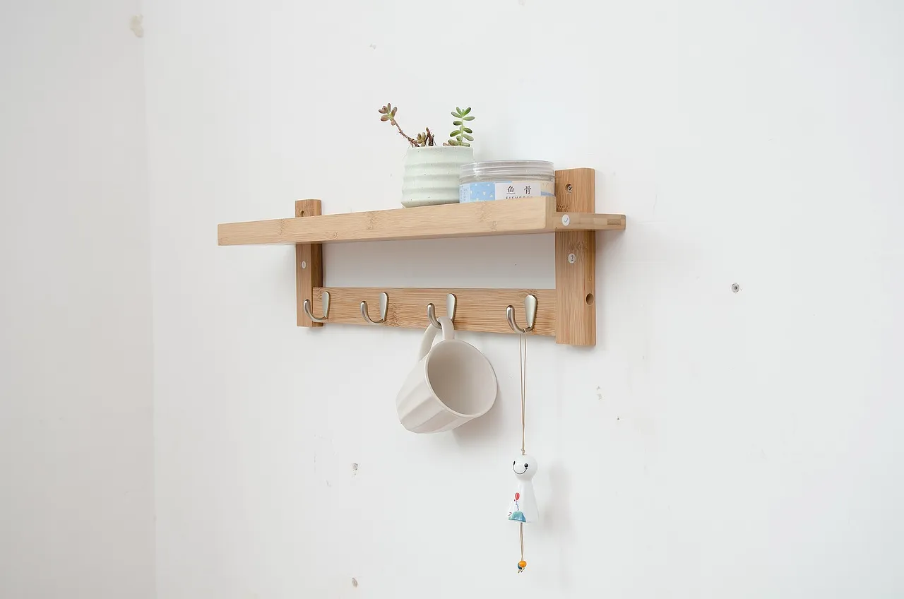 coat-rack-2422322_1280.jpg