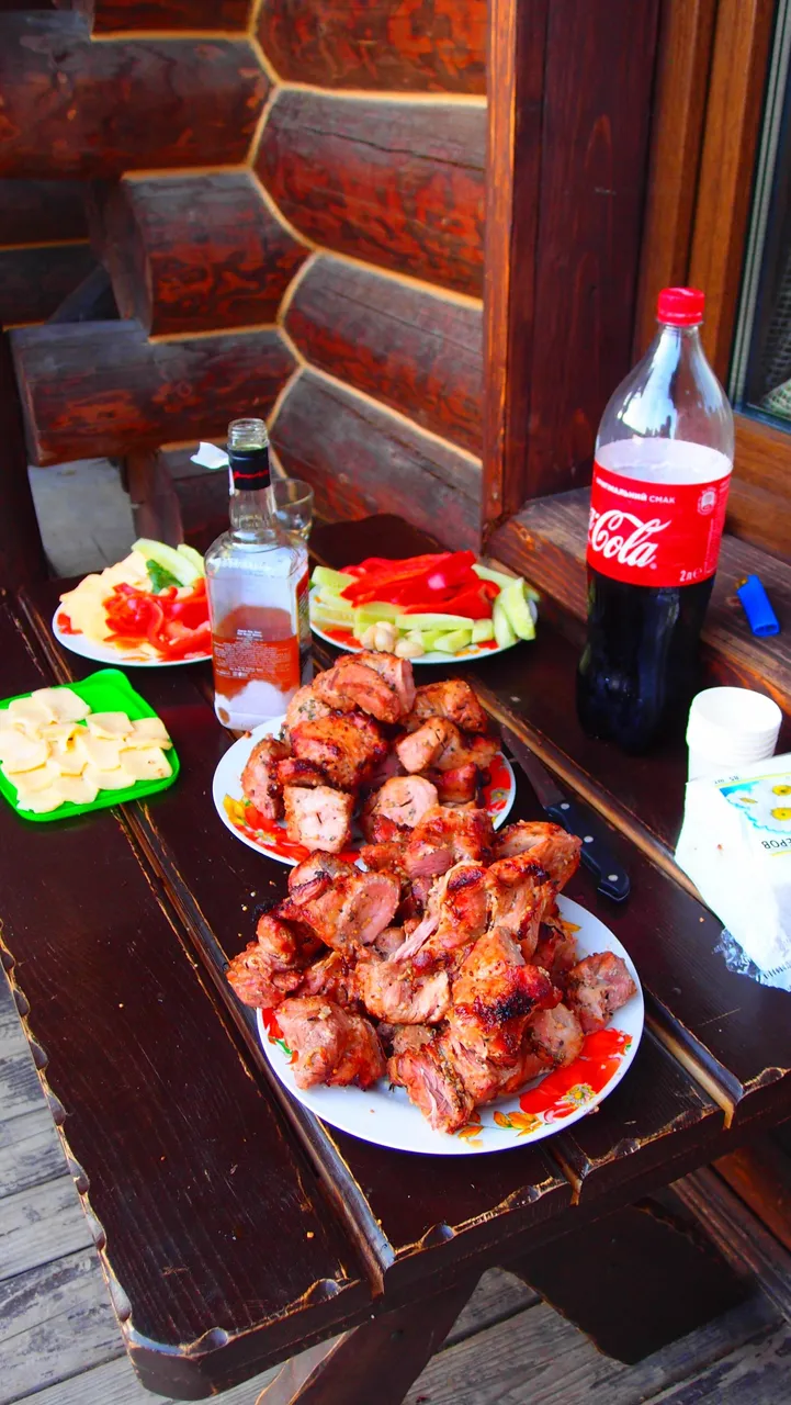 Grilled meat and fresh vegetables