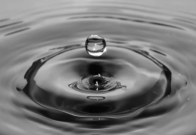 water-drop-384649_640.jpg