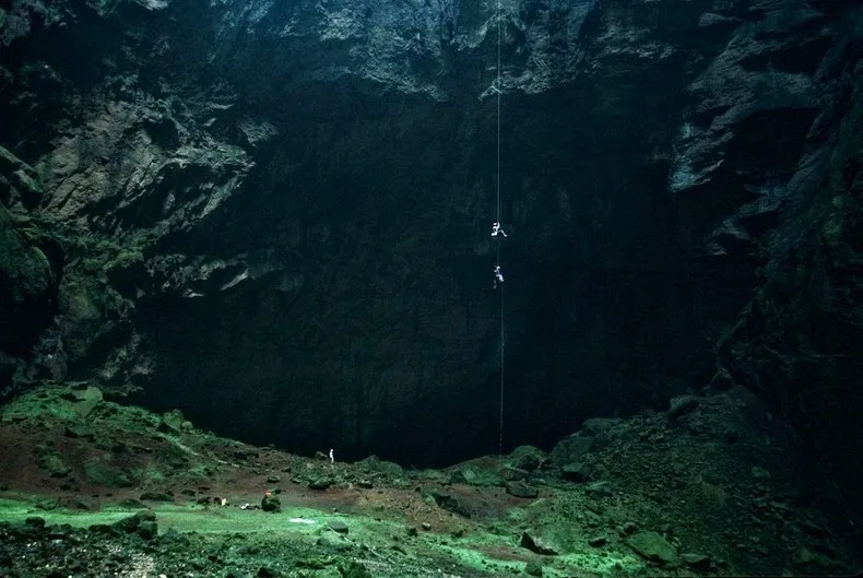 krubera-cave-1[1].jpg