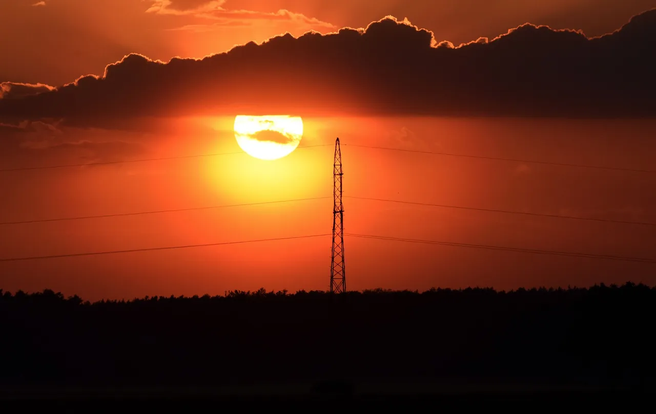 sun clouds sunset.jpg