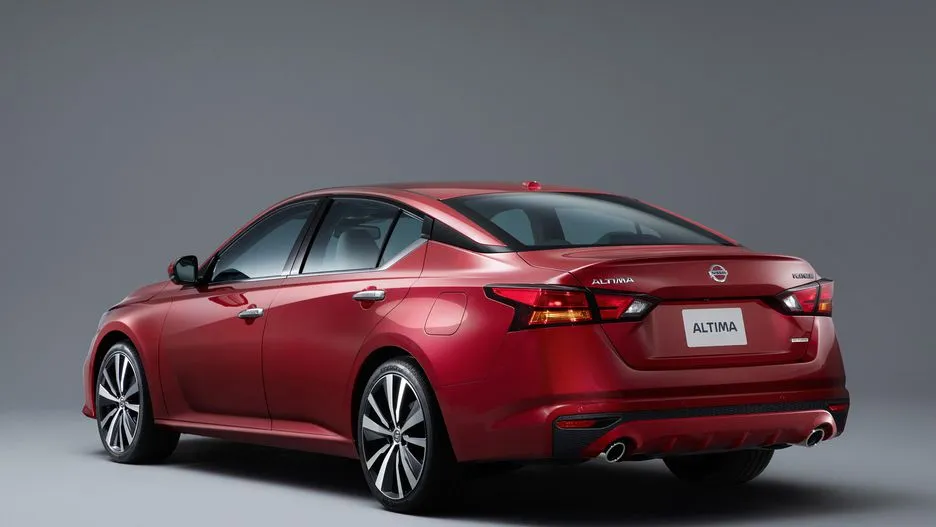 2019-nissan-altima-10.jpg