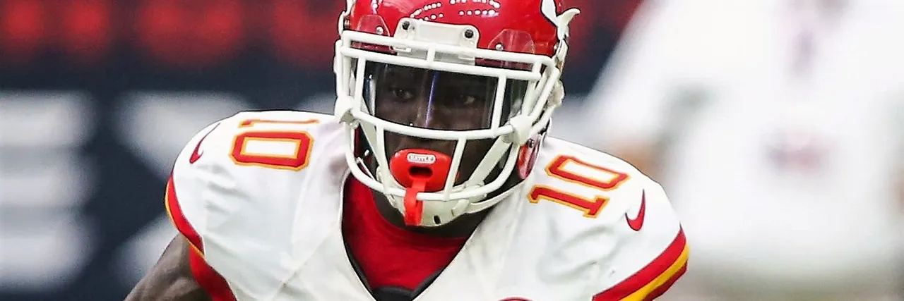 tyreek-hill-wr-chiefs.jpg