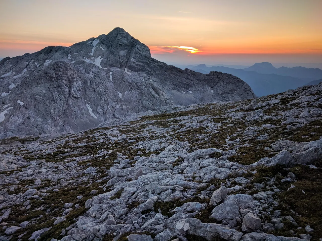 FrotnpageBackground-5.jpg