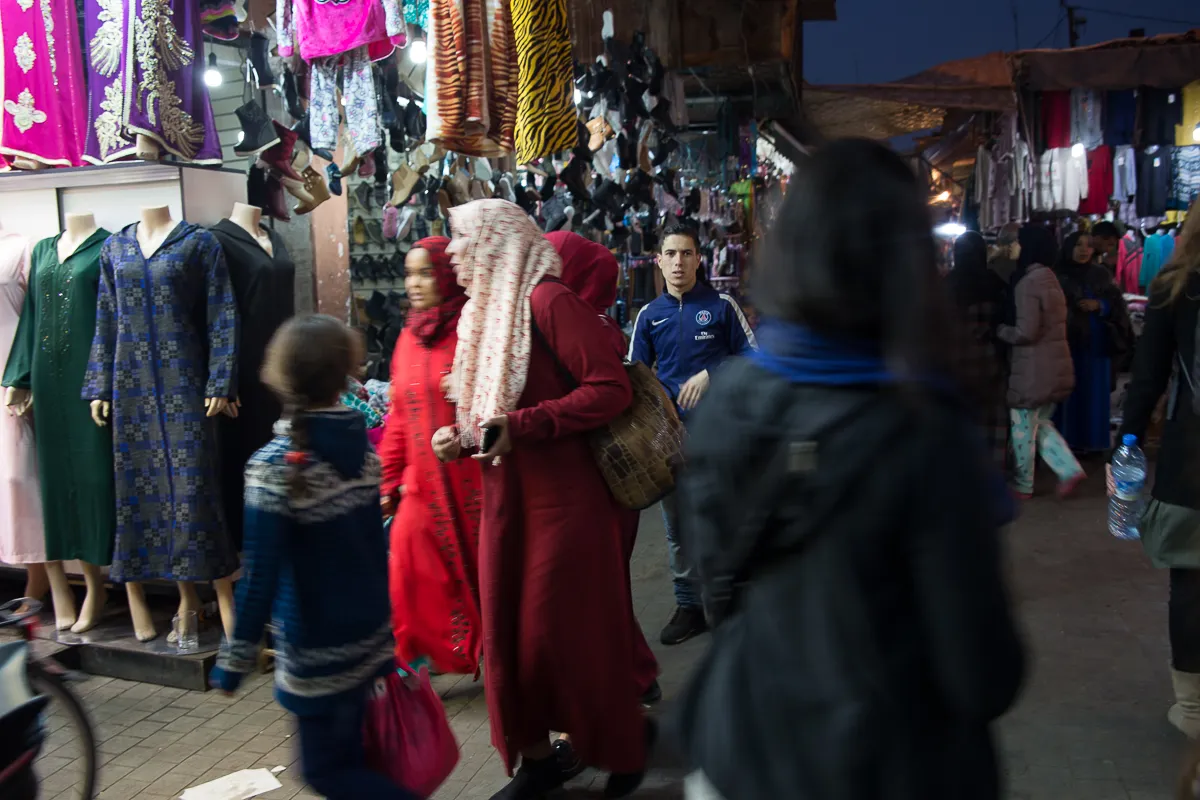 street 110 market by night 5 jemma el fna bw 2-13.jpg