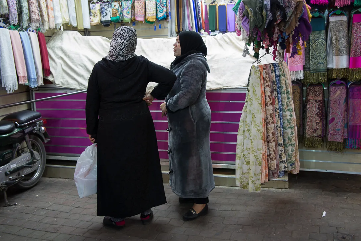 street 110 market by night 5 jemma el fna bw 2-12.jpg