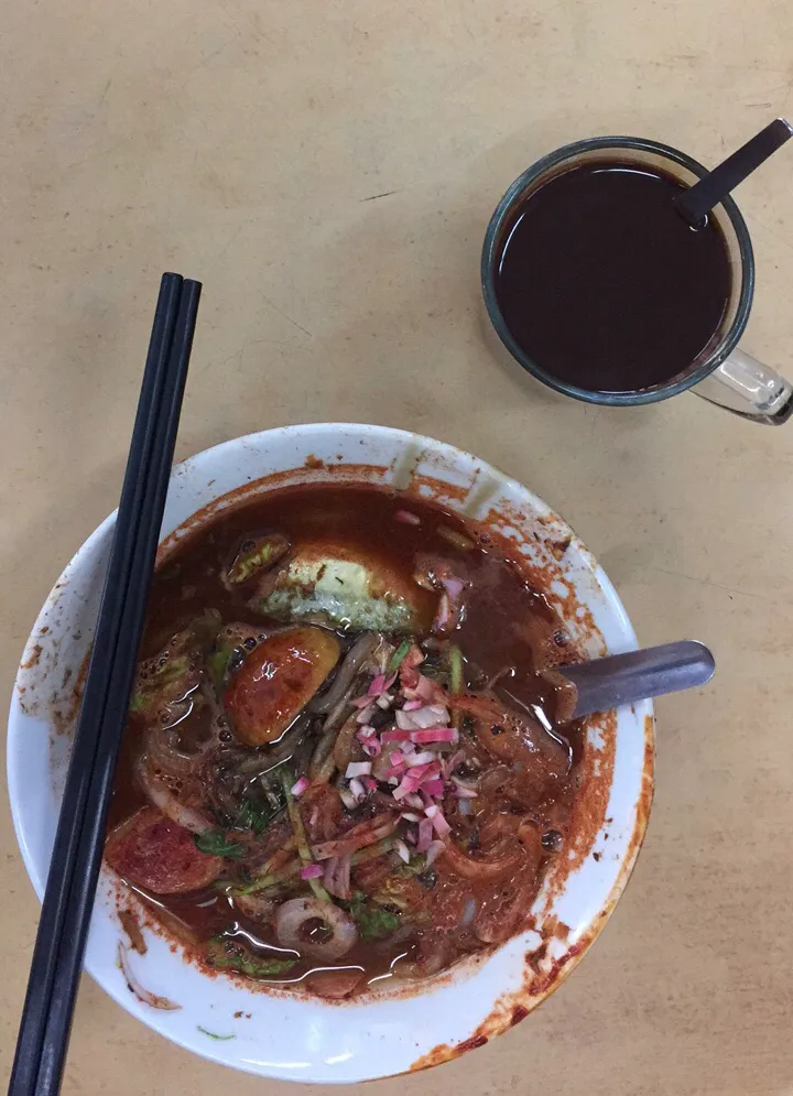 https://d1vof77qrk4l5q.cloudfront.net/img/lynnteh-penang-asam-laksa-ranked-no-7-on-cnn-travels-the-worlds-50-best-foods-2018-pb8yeiwv-1547813647251.jpg