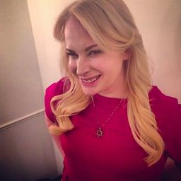 Aly Walansky avatar