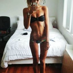 **Crypto Naomi** avatar