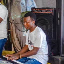 Wuyah Joseph🎵🎹🎸🎧💕 avatar