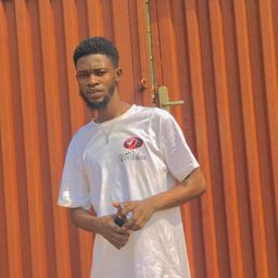 Tomiwa avatar