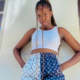 Shez_fave avatar